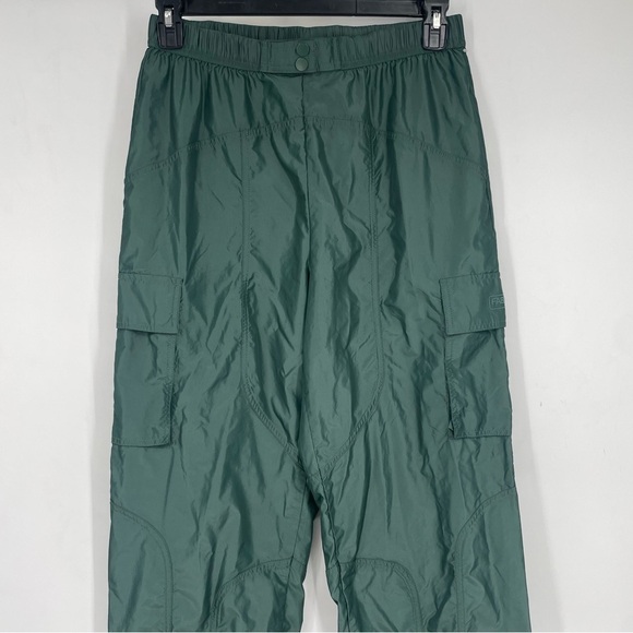 Fabletics Parachute Pants M Medium Kelly Green Cargo Jogger Windbreaker Gym - Picture 7 of 9